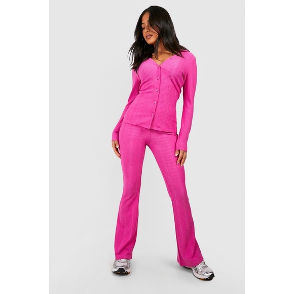 PETITE CRINKLE RIB FLARE Boohoo - Picture 5 of 7